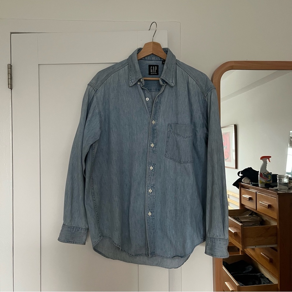 ‘90s GAP Men's Blue Denim Shirt